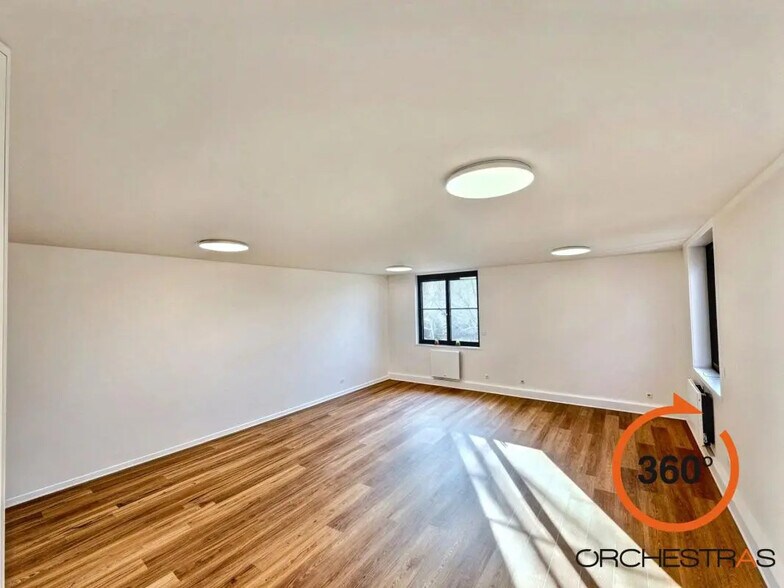 Office in Lognes for lease - Building Photo - Image 3 of 18