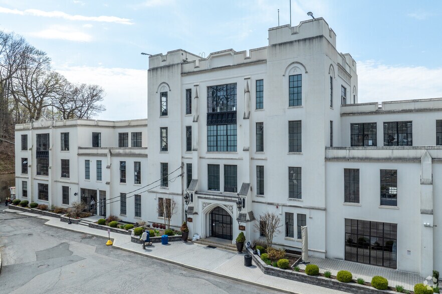 145 Palisade St, Dobbs Ferry, NY à louer - Photo du bâtiment - Image 1 de 14