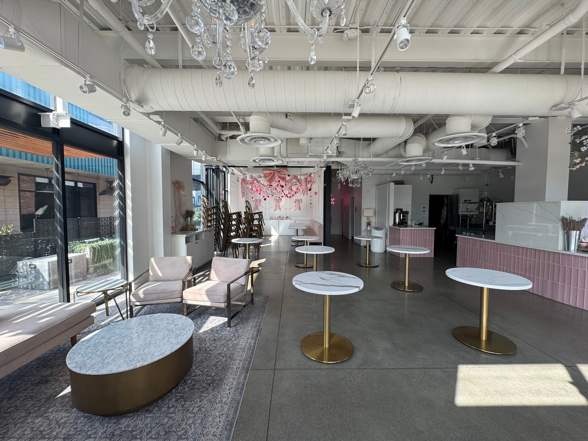 329 S Highway 101, Solana Beach, CA à louer Photo intérieure- Image 1 de 10