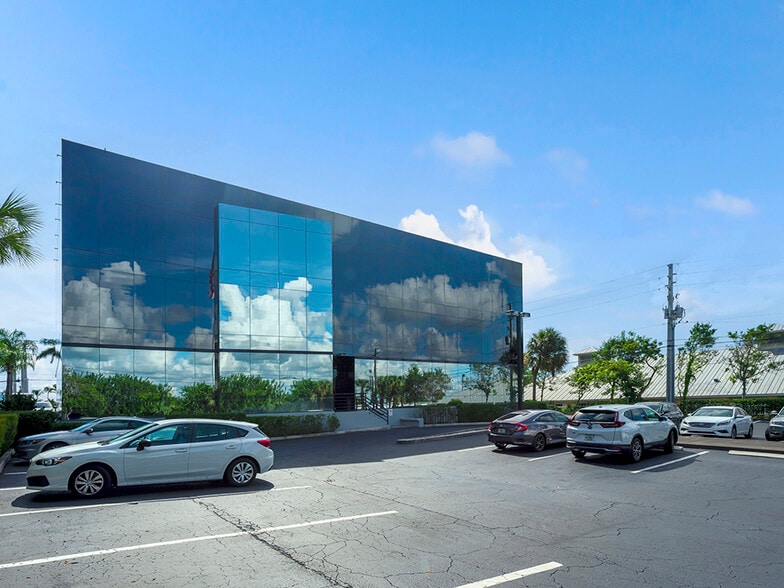 218 S US Highway One, Tequesta, FL for lease - Building Photo - Image 3 of 19