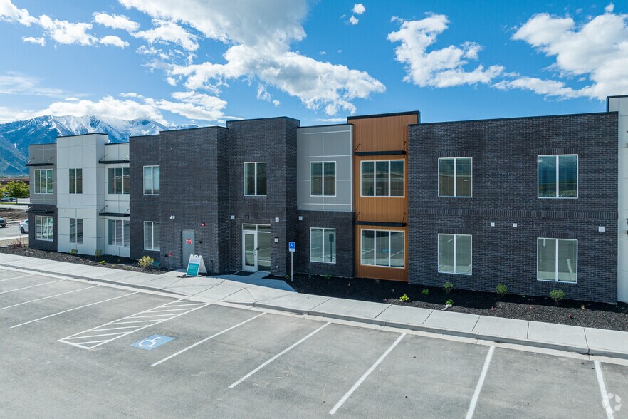 655 S 1200 W, Springville, UT à louer - Photo du bâtiment - Image 1 de 34