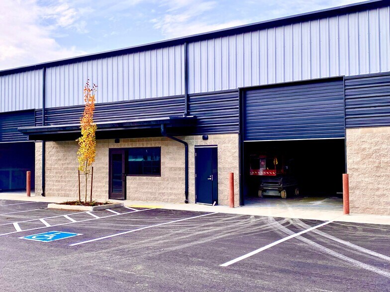 11413 NE 126th St, Vancouver, WA à louer - Photo du bâtiment - Image 2 de 6