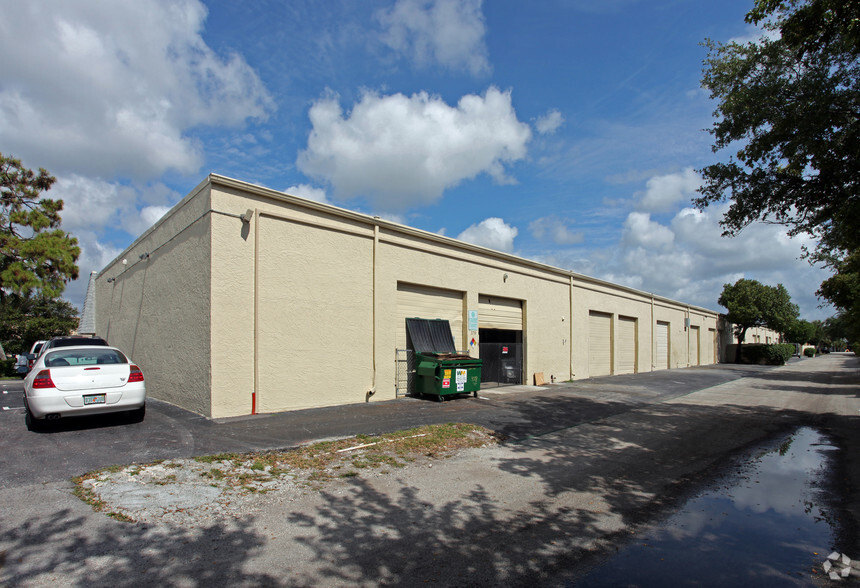 324-378 SW 13th Ave, Pompano Beach, FL for lease - Building Photo - Image 3 of 5