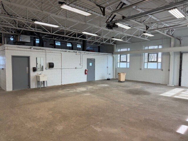 3475 Cardiff Ave, Cincinnati, OH à louer - Photo intérieure - Image 3 de 11