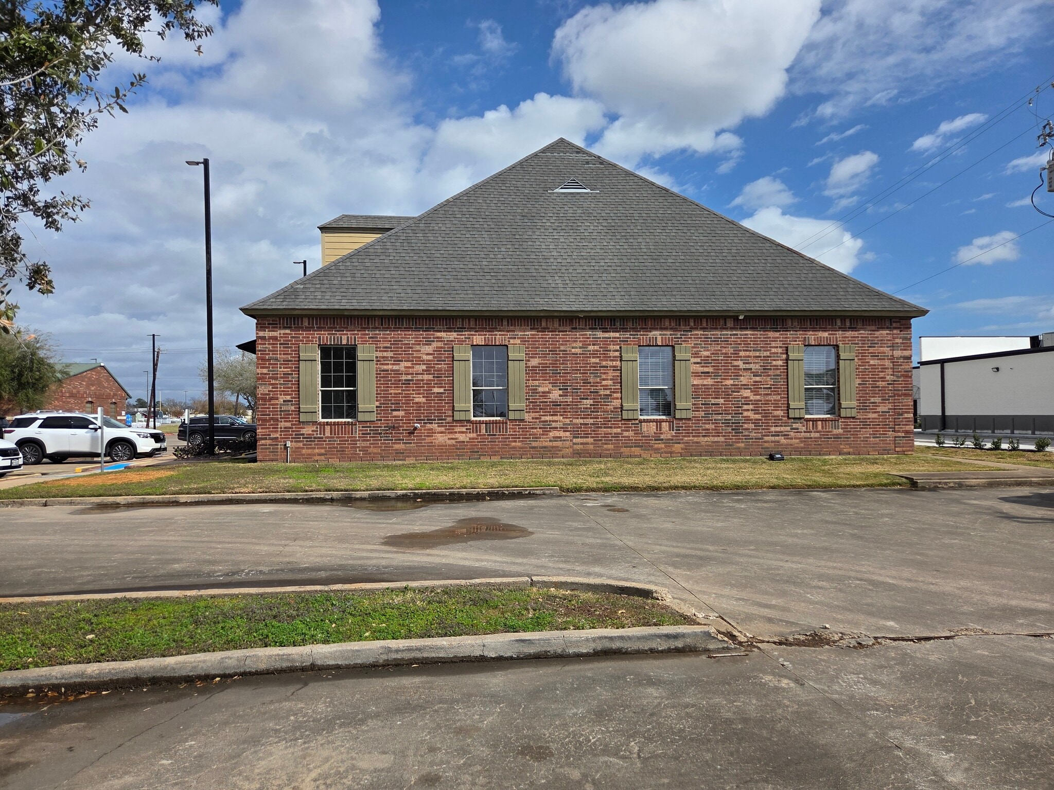 115 Abner Jackson Pky, Lake Jackson, TX à louer Photo du bâtiment- Image 1 de 15