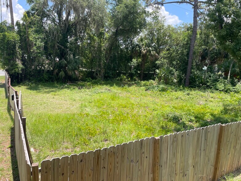16220 Leonard St, Umatilla, FL à vendre - Photo du bâtiment - Image 2 de 7