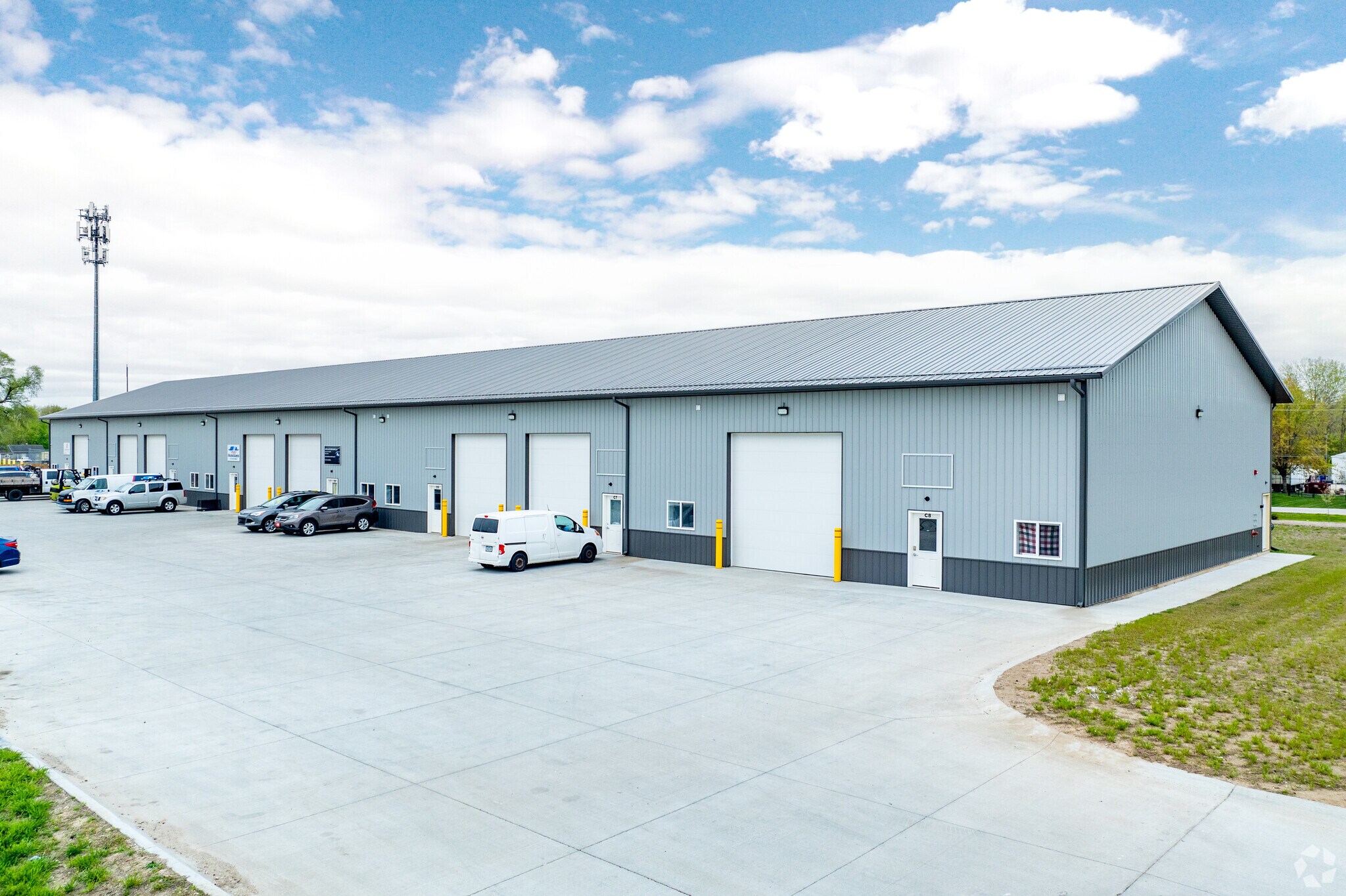 4475 NE 3rd St, Des Moines, IA for lease Primary Photo- Image 1 of 18