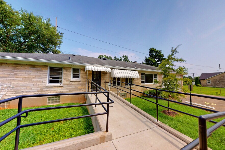 9212 Preston Hwy, Louisville, KY à vendre - Photo du bâtiment - Image 3 de 30