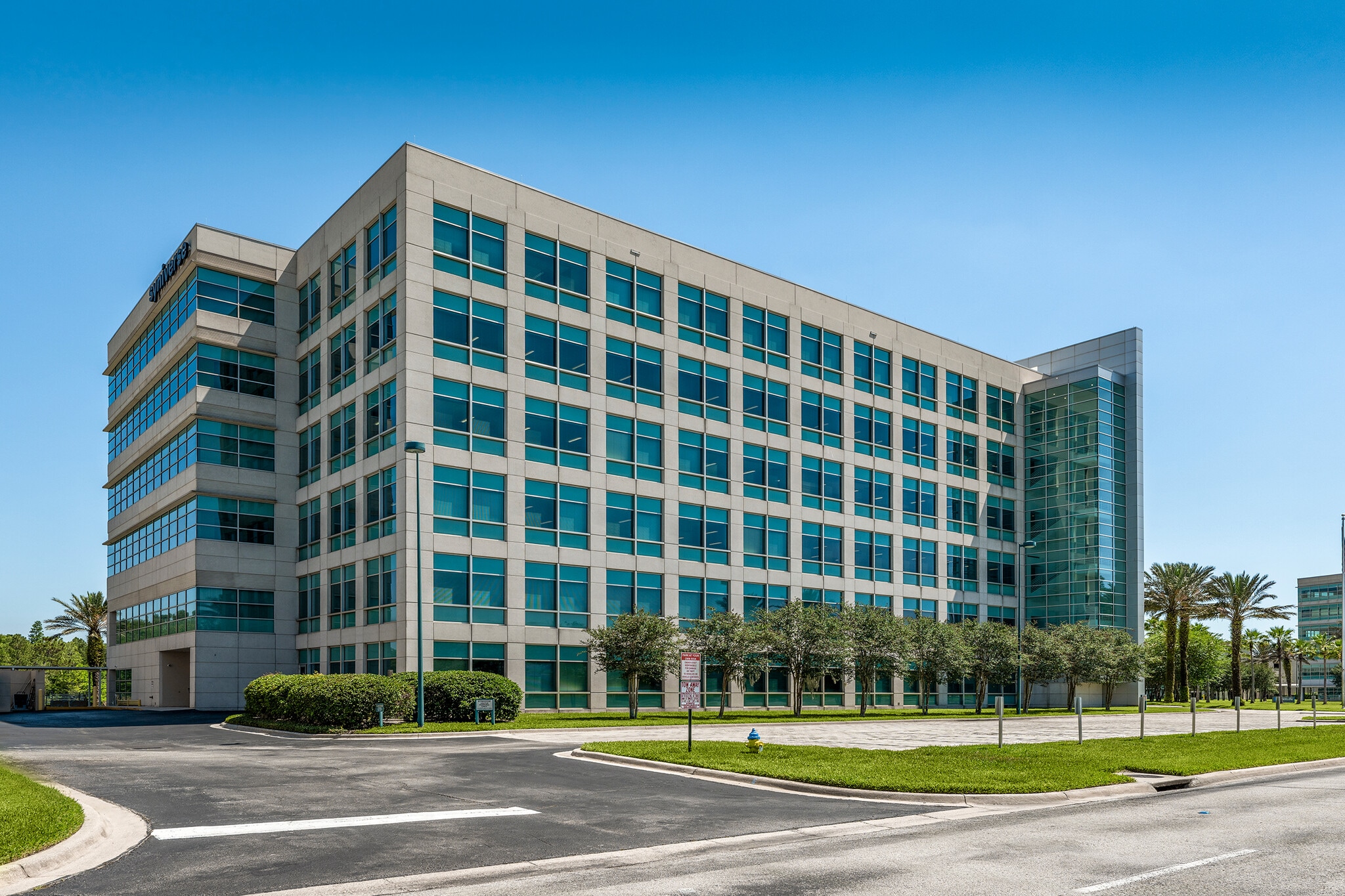 8125 Highwoods Palm Way, Tampa, FL for sale Building Photo- Image 1 of 21