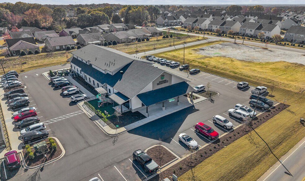 559 Harrison Bridge Rd, Simpsonville, SC à vendre - Photo du bâtiment - Image 2 de 6