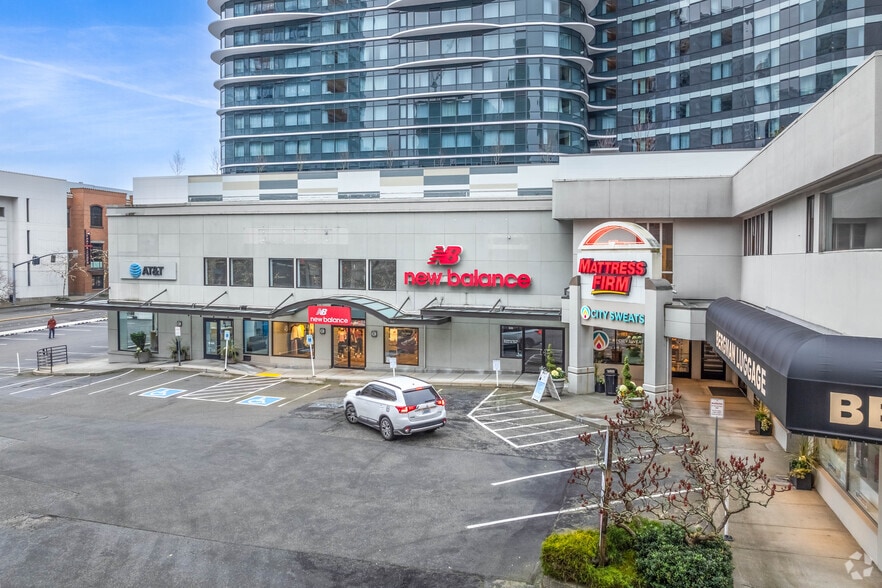 821-827 Bellevue Way NE, Bellevue, WA for lease - Building Photo - Image 2 of 14