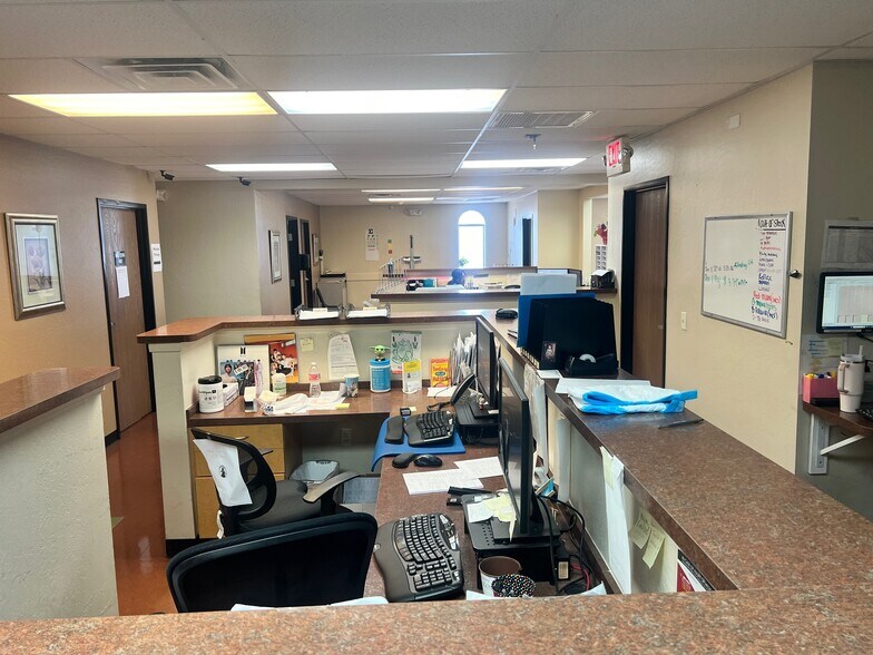 15236 N 59th Ave, Glendale, AZ à louer - Photo du bâtiment - Image 2 de 6