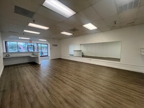 5261 33rd St E, Bradenton, FL for lease Interior Photo- Image 2 of 11