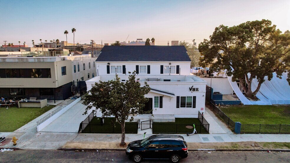 668 W 28th St, Los Angeles, CA à vendre - Photo du bâtiment - Image 3 de 19