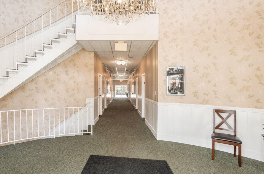 6649 N High St, Worthington, OH à louer - Photo du bâtiment - Image 2 de 8