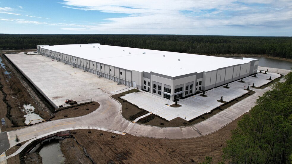 5550 POW-MIA Memorial Pky, Jacksonville, FL for lease - Building Photo - Image 3 of 4