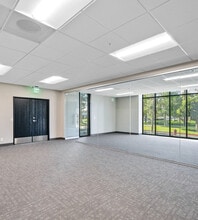 16200-16220 Carmenita Rd, Cerritos, CA à louer Photo intérieure- Image 1 de 4