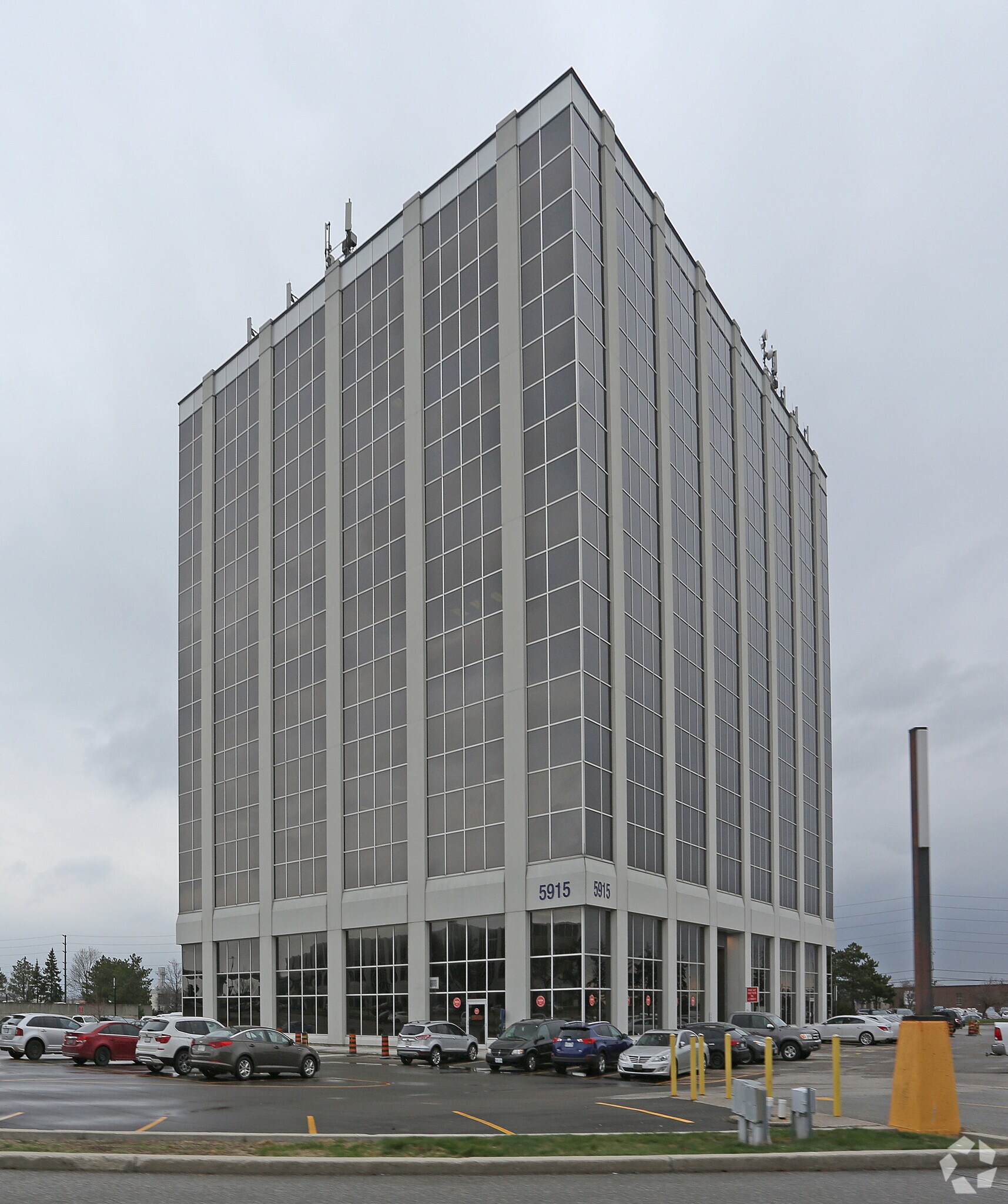 5915 Airport Rd, Mississauga, ON à vendre Photo principale- Image 1 de 1