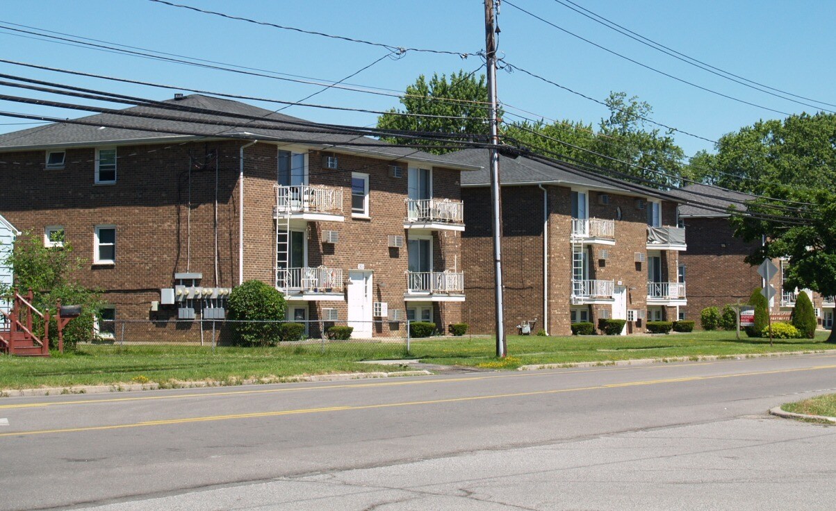 Meadowlawn and Meadowspring Apartments portefeuille de 2 propriétés à vendre sur LoopNet.ca Photo du bâtiment- Image 1 de 30