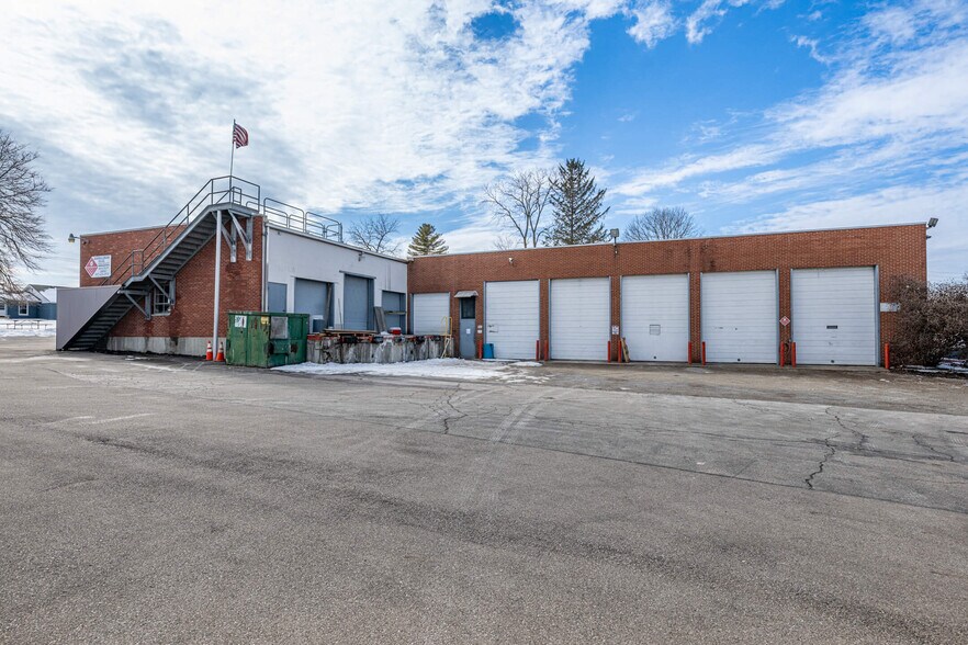 3946 Indian Ripple Rd, Dayton, OH à louer - Photo du bâtiment - Image 2 de 34