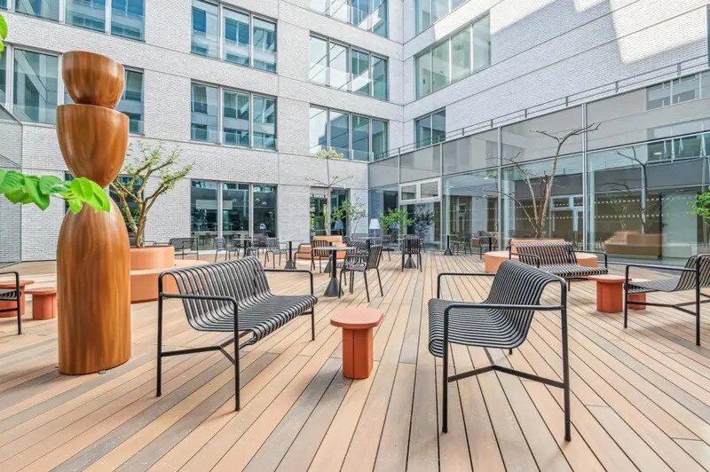 7 Rue Henri Sainte Claire Deville, Rueil-Malmaison for lease - Building Photo - Image 3 of 15