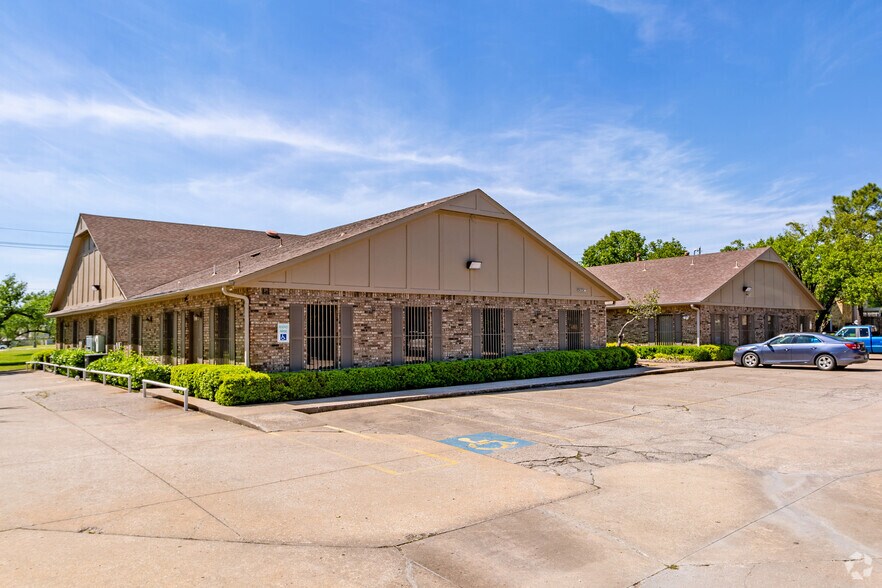 4835 S Fulton Ave, Tulsa, OK à louer - Photo du bâtiment - Image 2 de 44