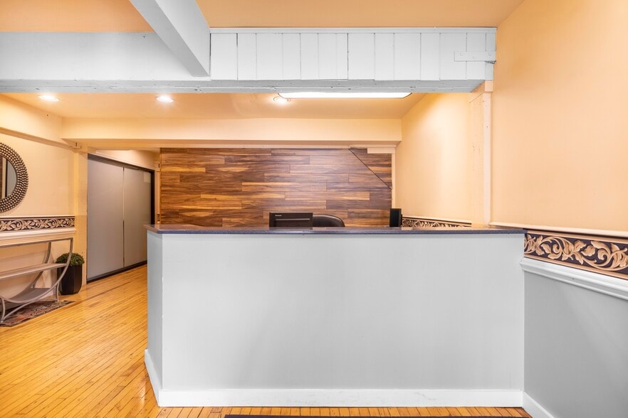 196 W Ashland St, Doylestown, PA for lease - Interior Photo - Image 3 of 22