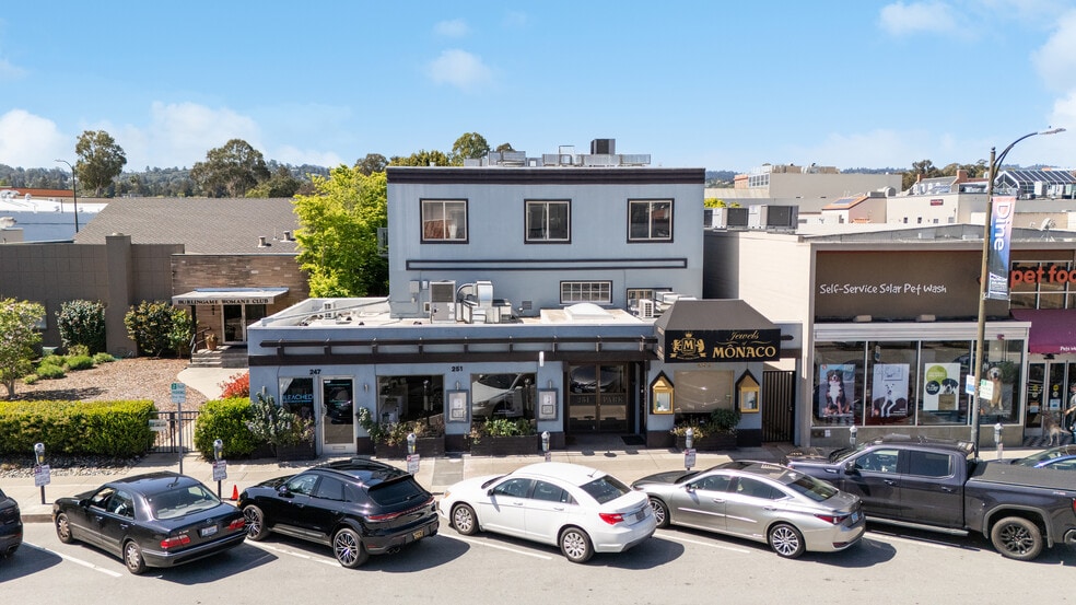 251 Park Rd, Burlingame, CA for lease - Building Photo - Image 3 of 20