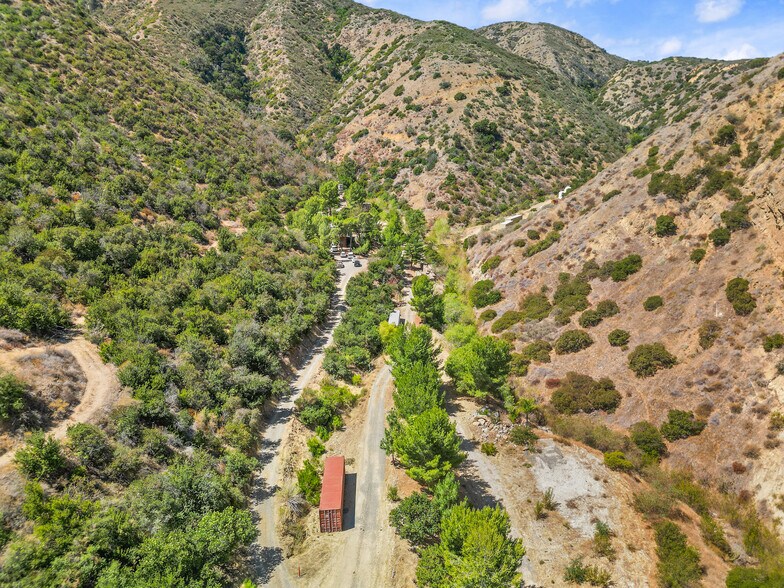 2598 Bulrush Cir, Corona, CA à vendre - Photo du bâtiment - Image 2 de 38