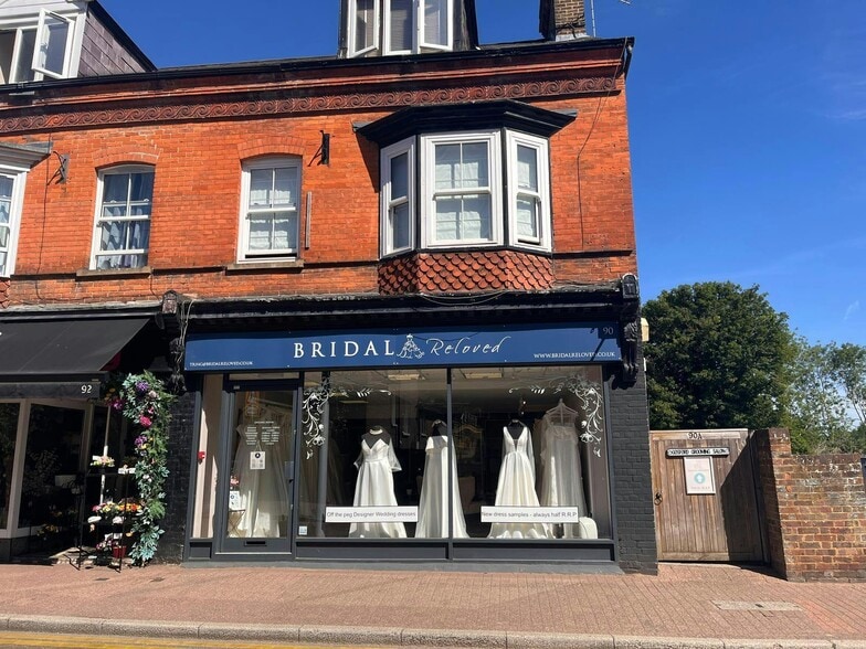 90 High St, Tring à louer - Photo du bâtiment - Image 2 de 12