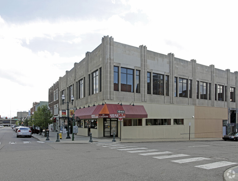 23-29 N Saginaw St, Pontiac, MI à vendre - Photo principale - Image 1 de 1