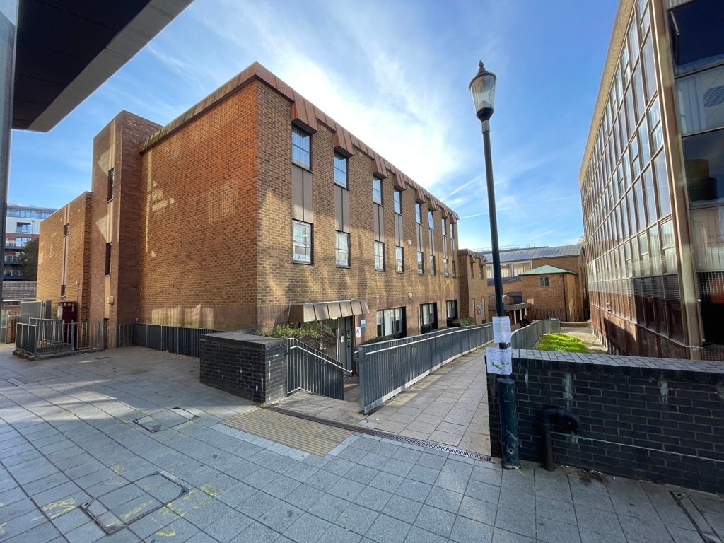 St Marys Walk, Maidenhead for lease Primary Photo- Image 1 of 3