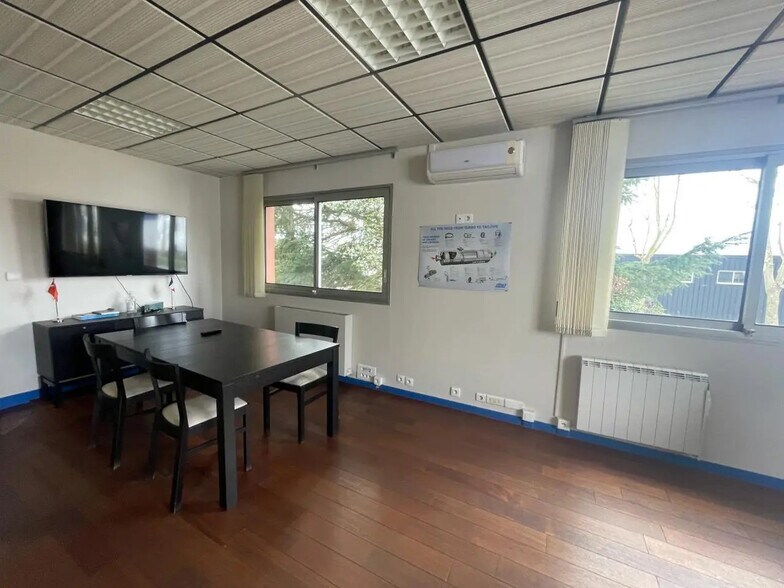 Flex dans Lisses à louer - Photo du bâtiment - Image 3 de 8