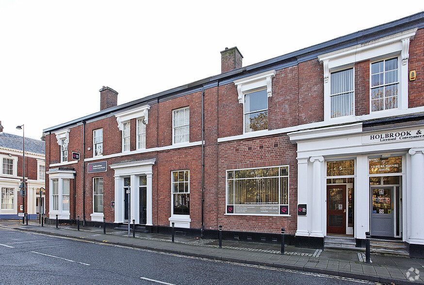 1-5 Palmyra Sq S, Warrington for sale - Building Photo - Image 2 of 4