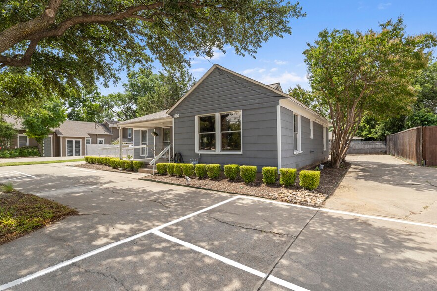 810 18th St, Plano, TX à vendre - Photo du bâtiment - Image 2 de 26