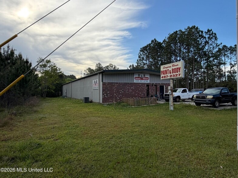 3200 Dolphin Dr, Gautier, MS for sale - Building Photo - Image 3 of 11
