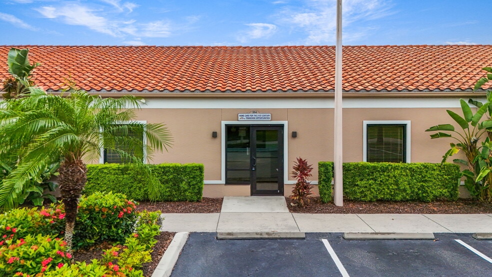 3911 Golf Park Loop, Bradenton, FL for sale - Building Photo - Image 1 of 20