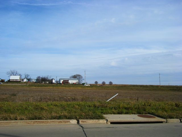 Nordic Dr, Cedar Falls, IA for sale Primary Photo- Image 1 of 1