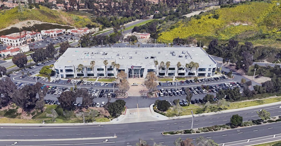 100 Avenida La Pata, San Clemente, CA à louer - Photo du bâtiment - Image 3 de 6