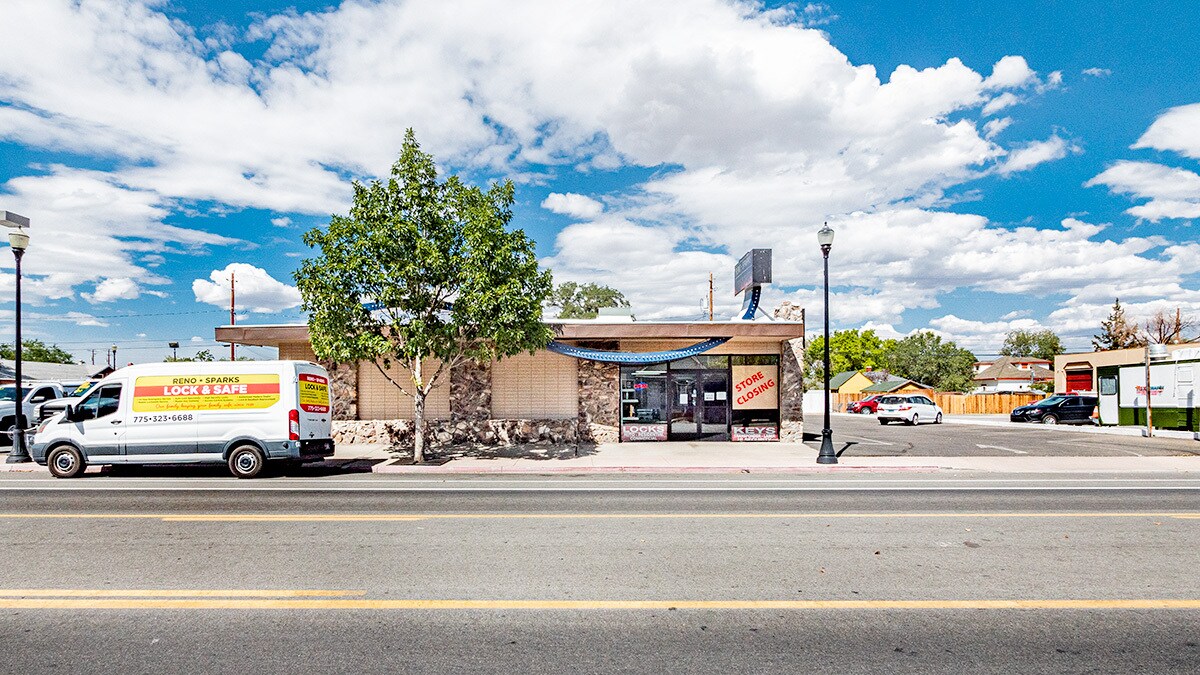 1738-1746 Victorian Ave, Sparks, NV à vendre Photo du bâtiment- Image 1 de 1