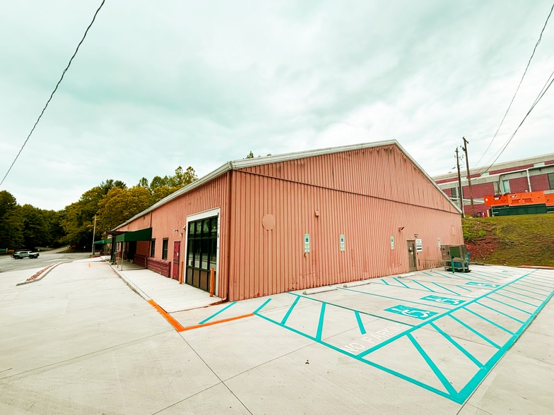 68 Sweeten Creek Rd, Asheville, NC for lease - Building Photo - Image 3 of 5