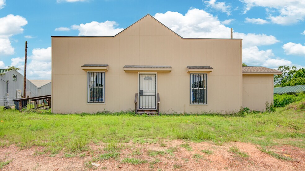 18396 Highway 105, Cleveland, TX à vendre - Photo principale - Image 1 de 27