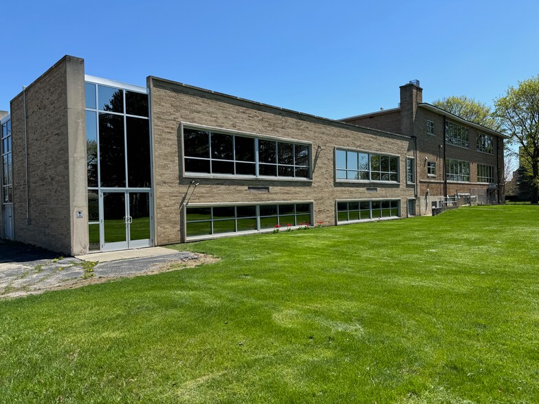 900 Elizabeth St, Antioch, IL à vendre - Photo du bâtiment - Image 3 de 5