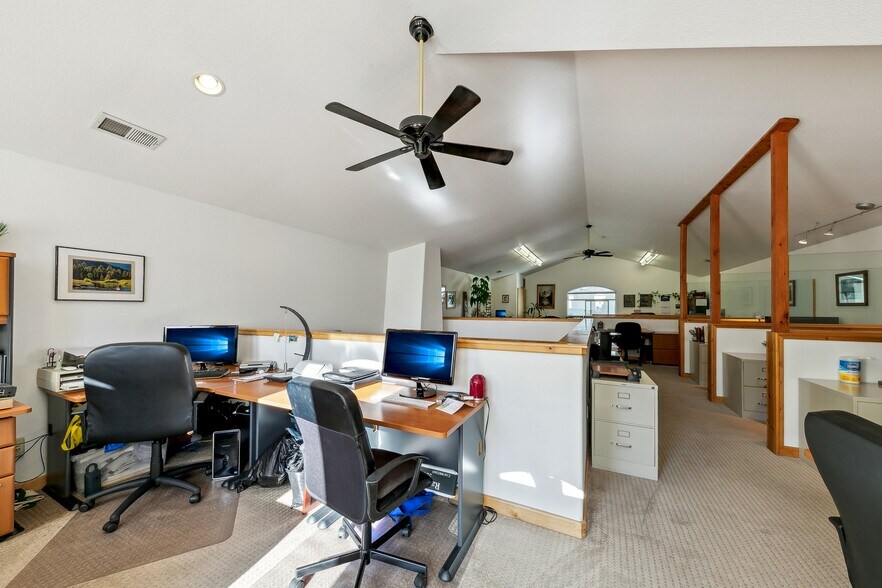 3045 Harrison Ave, South Lake Tahoe, CA à louer - Photo du bâtiment - Image 3 de 14