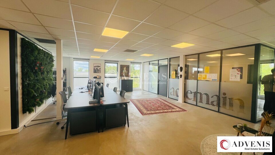 Office in Mérignac for sale Interior Photo- Image 1 of 11