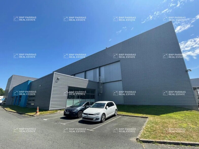 Local d'activités dans Montaigu-Vendée à vendre - Photo du bâtiment - Image 2 de 9