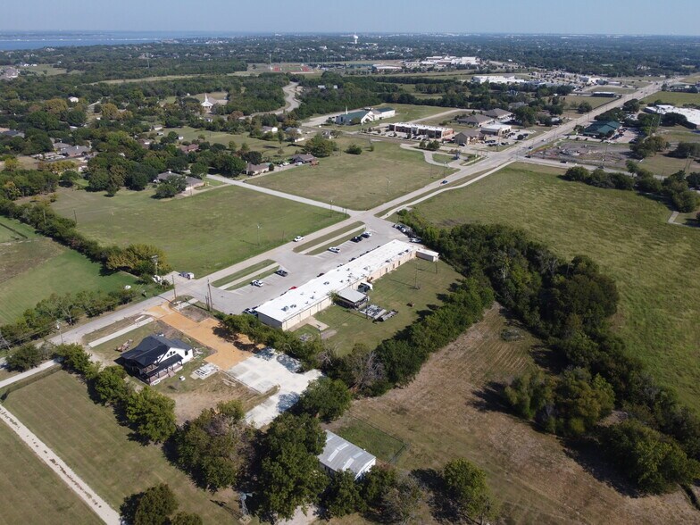 301 Hubbard Dr, Heath, TX à louer - Photo du bâtiment - Image 2 de 6