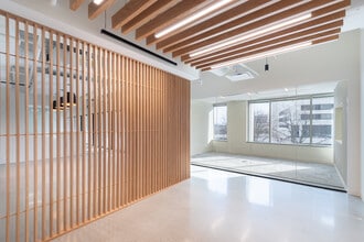 8010 Towers Crescent Dr, Vienna, VA for lease Interior Photo- Image 2 of 8