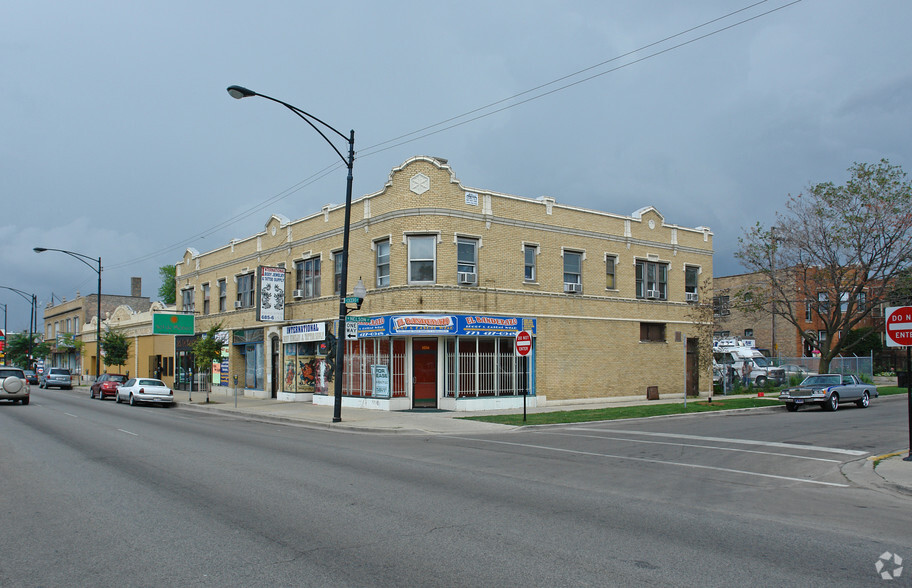 3018-3026 N Cicero Ave, Chicago, IL for lease - Primary Photo - Image 1 of 5