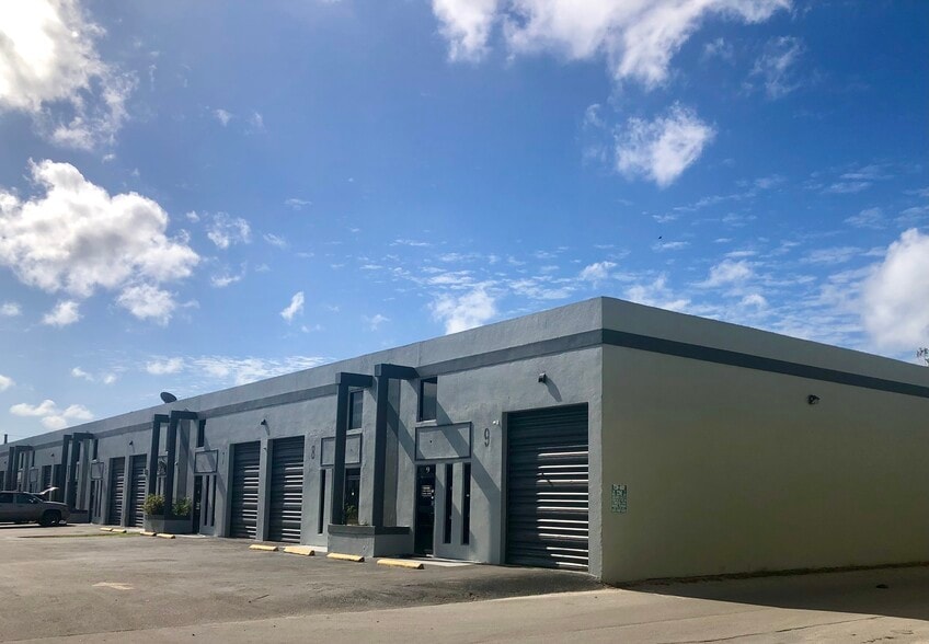 2495 W 80th St, Hialeah, FL for lease - Building Photo - Image 3 of 12